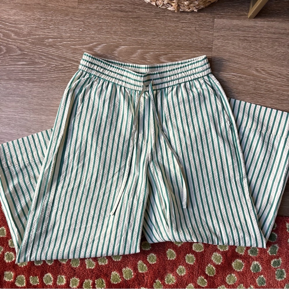 Banana Republic Green and White Striped Pants